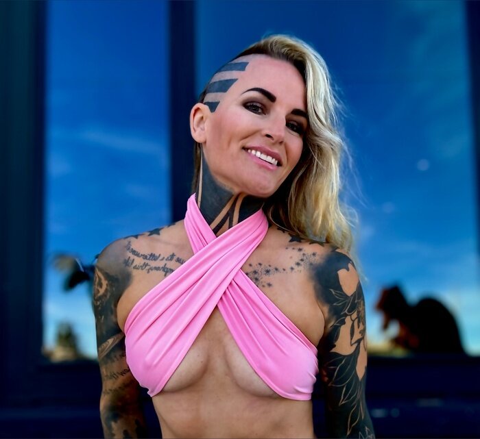 Carolinemathias (@carolinemathias), OnlyFans creator