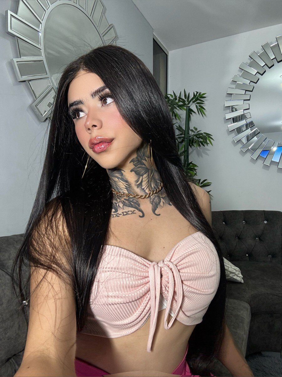 Carolinewillsom (@carolinewillsom), OnlyFans creator