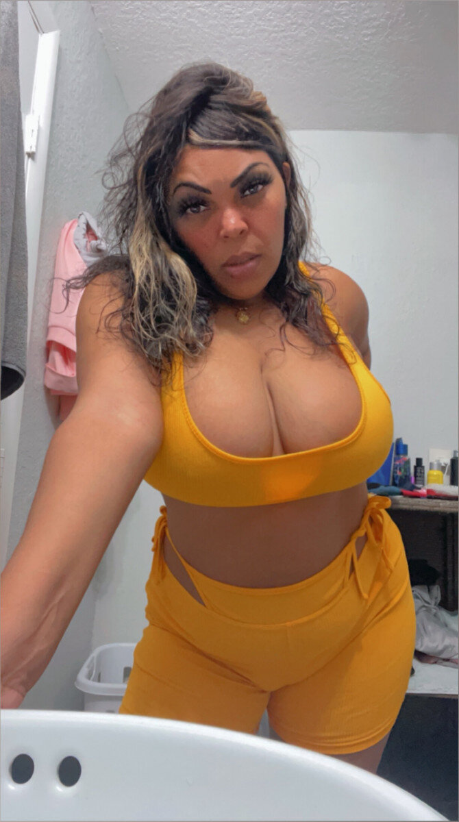 Carrssoonn (@carrssoonn), OnlyFans creator