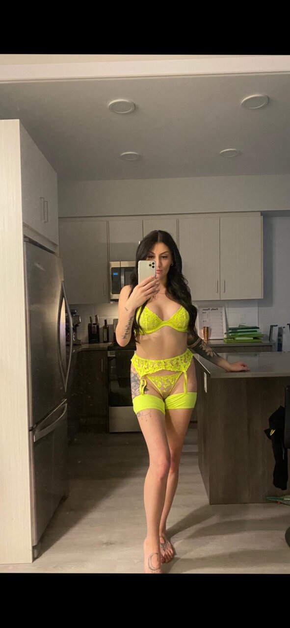 Cartiercoochie (@cartiercoochie), OnlyFans creator