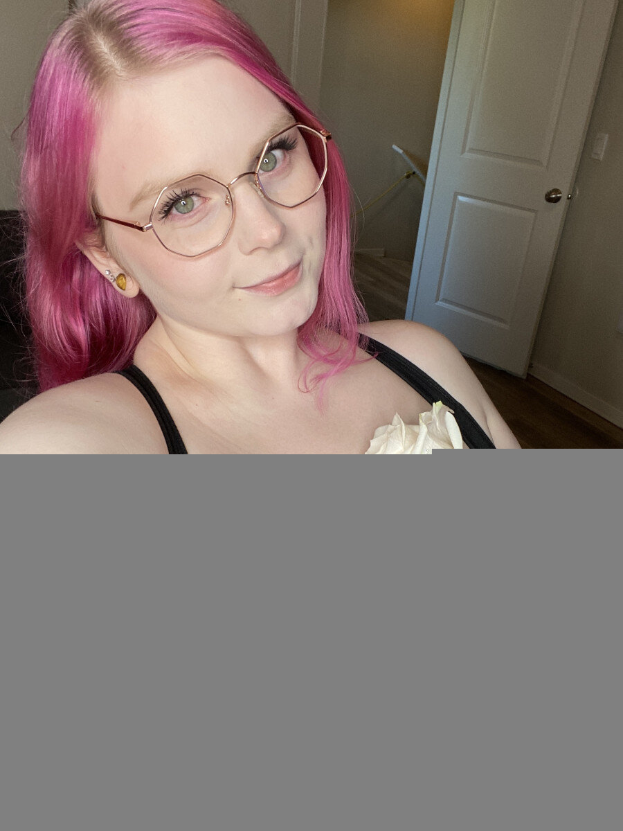Cassie0pia (@cassie0pia), OnlyFans creator
