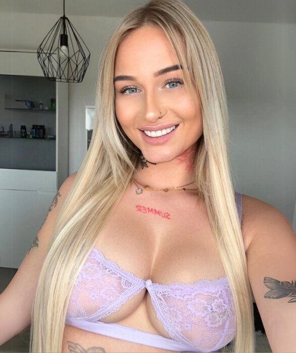 Cassiecoconut (@cassie_coconut), OnlyFans creator