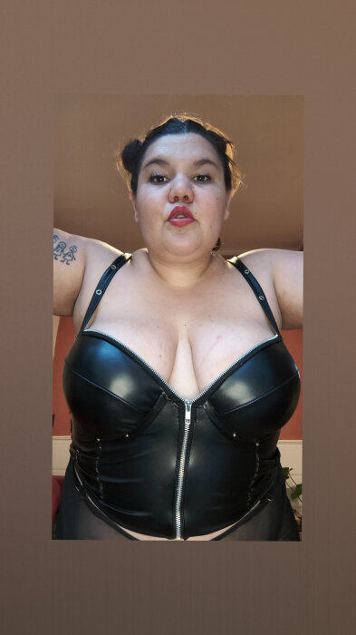 Cata (@catalindamami), OnlyFans creator