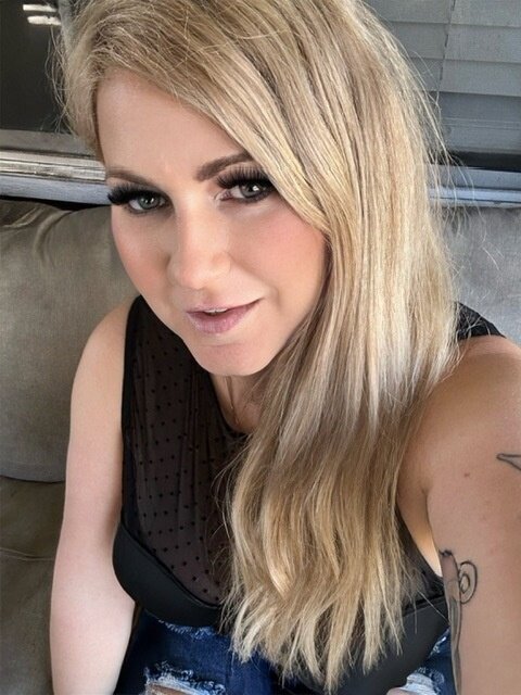 Catfishwifevip (@catfishwifevip), OnlyFans creator