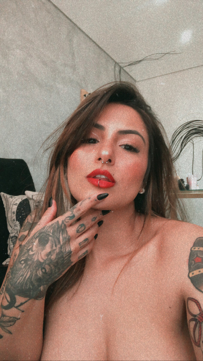 Claudia (@cauuution), OnlyFans creator
