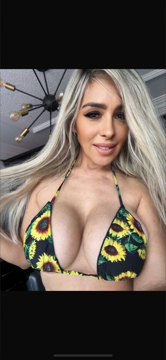 Celeztebaby (@celeztebaby), OnlyFans creator