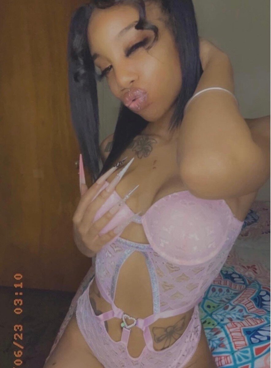 Chaaarmainee (@chaaarmainee), OnlyFans creator