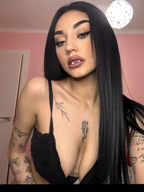 MOROCCAN GIRL BIG (@champagneemammmi), OnlyFans creator