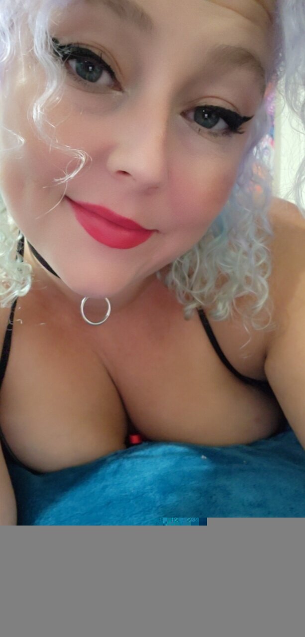 Chanelparris420 (@chanelparris420), OnlyFans creator