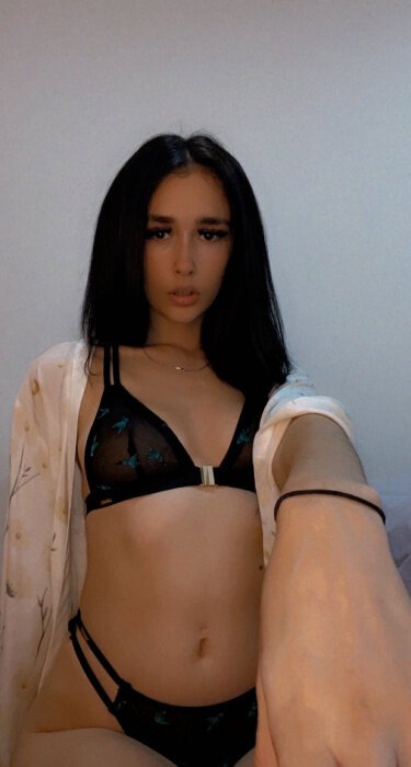 Chantelkream10 (@chantelkream10), OnlyFans creator