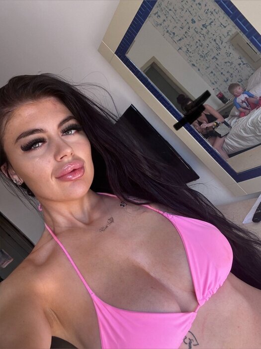 Charleyjadejoanx (@charleyjadejoanx), OnlyFans creator