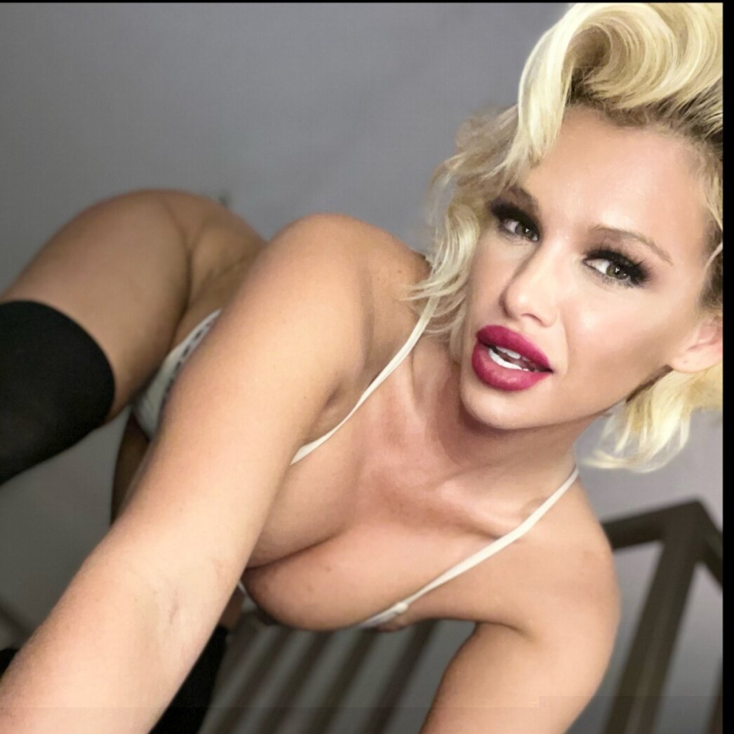 Charliphoenix (@charliphoenix), OnlyFans creator