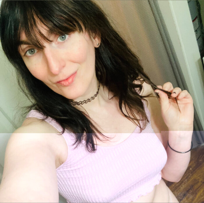 Charlottevalis (@charlottevalis), OnlyFans creator