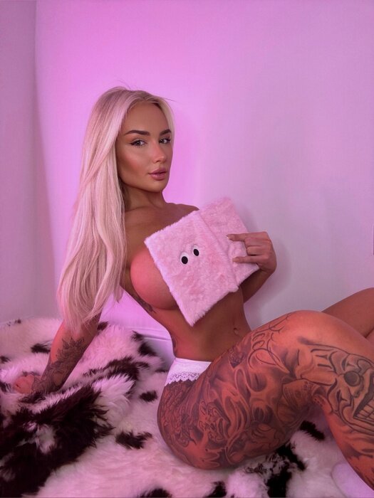 Charlstevensxo (@charlstevensxo), OnlyFans creator