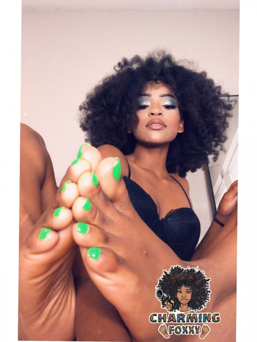 Charmingfoxxy (@charmingfoxxy), OnlyFans creator