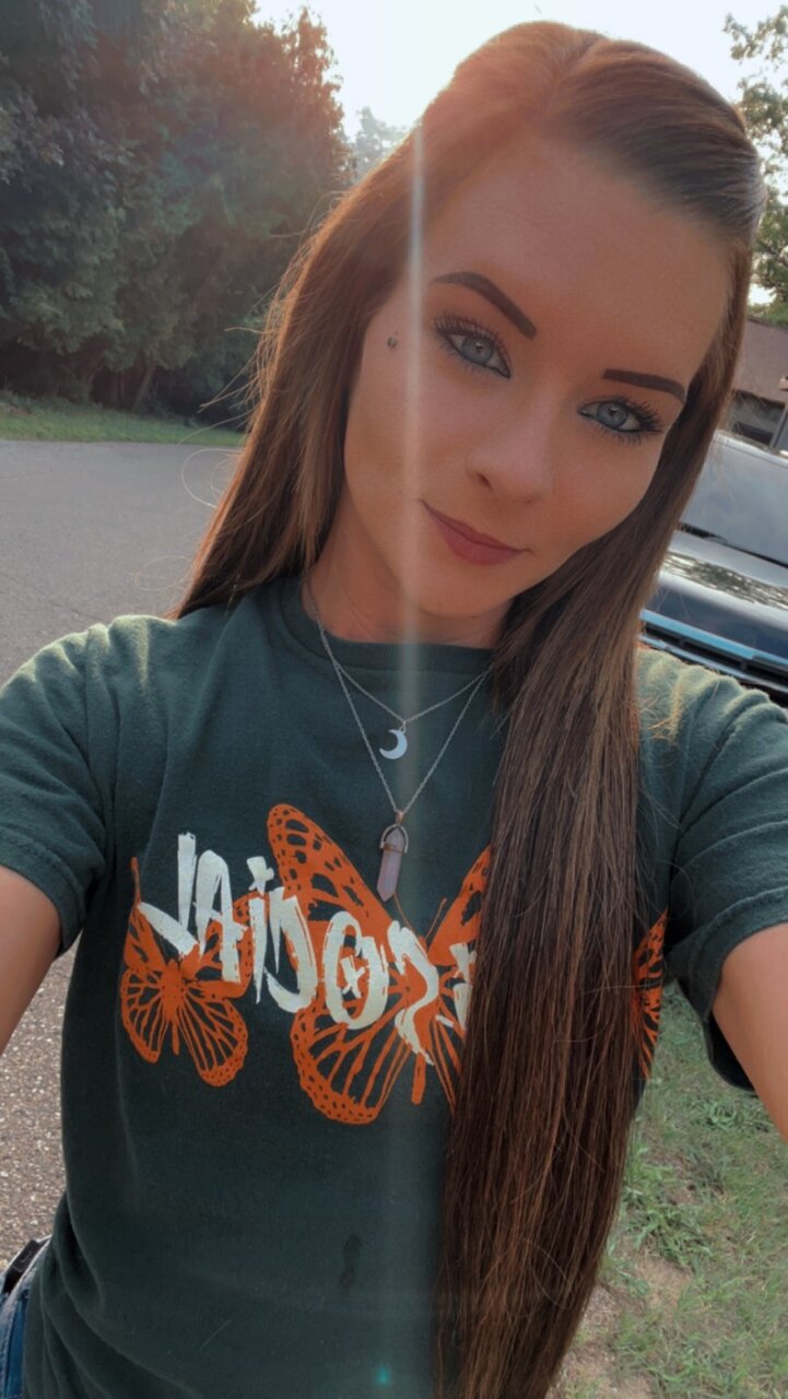 Chelsea327 (@chelsea327), OnlyFans creator
