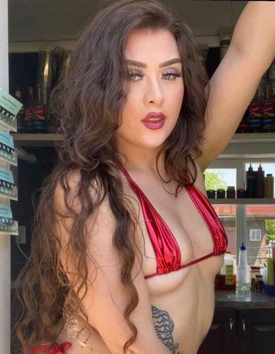 Cherrybombimbo (@cherrybombimbo), OnlyFans creator