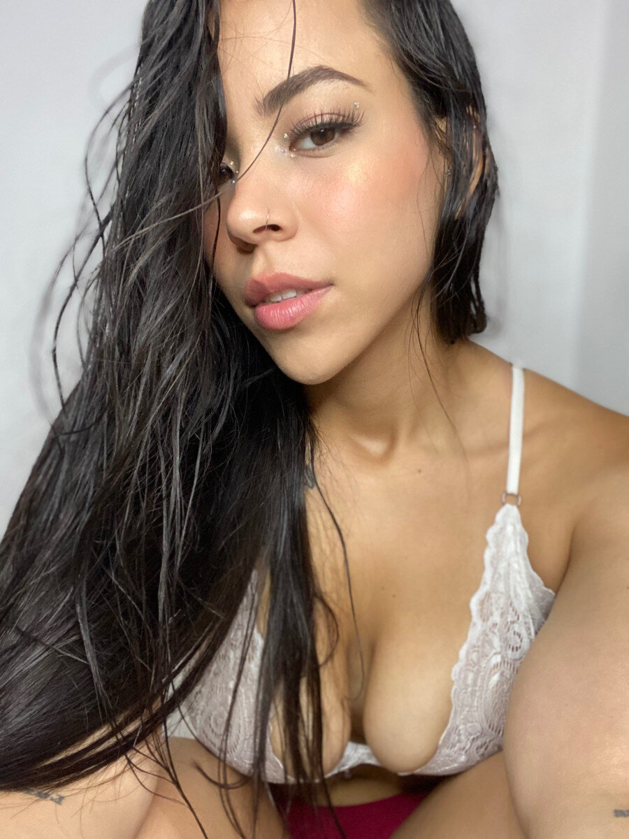 Chinayalx (@chinayalx), OnlyFans creator