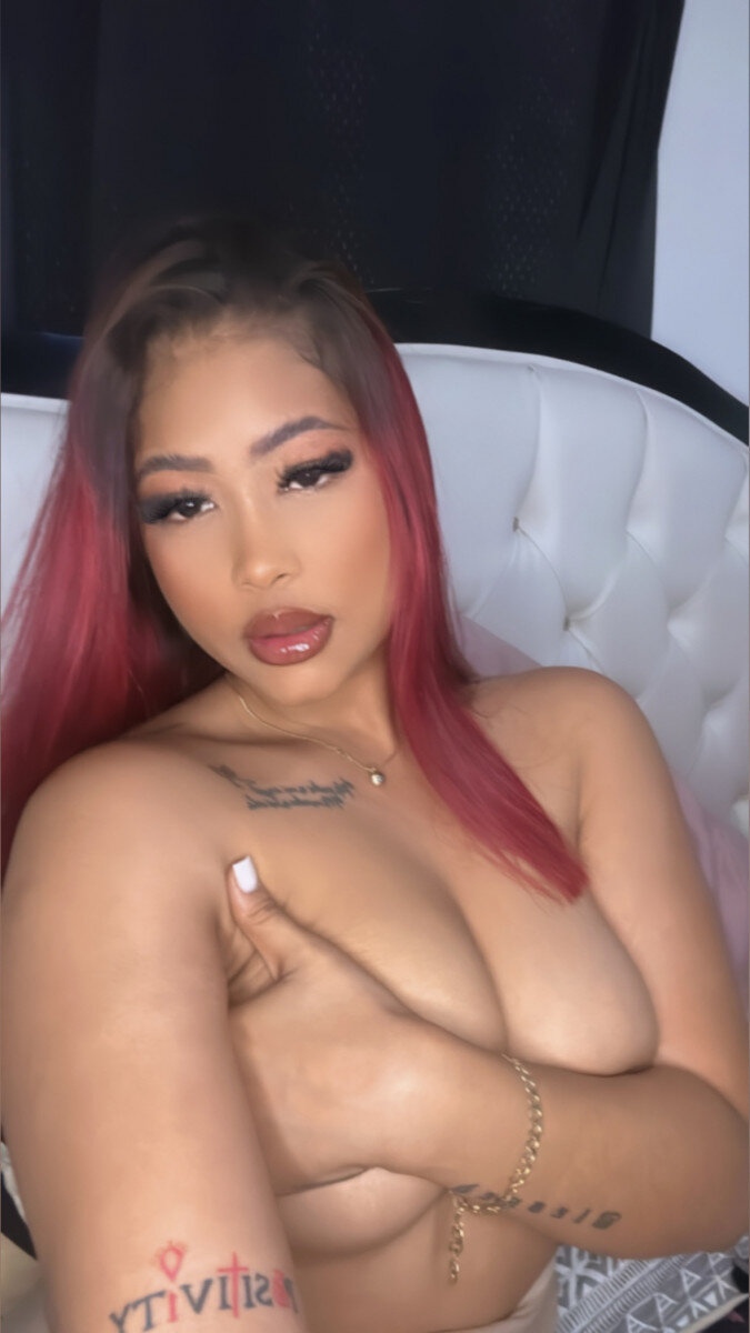 Chiniita15 (@chiniita15), OnlyFans creator