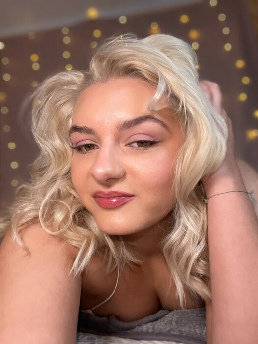 Chloedaily (@chloe.daily), OnlyFans creator