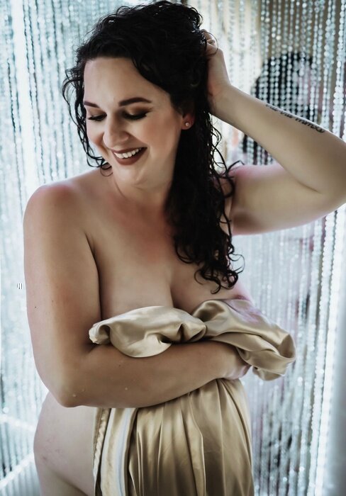 Chloe0001 (@chloe0001), OnlyFans creator