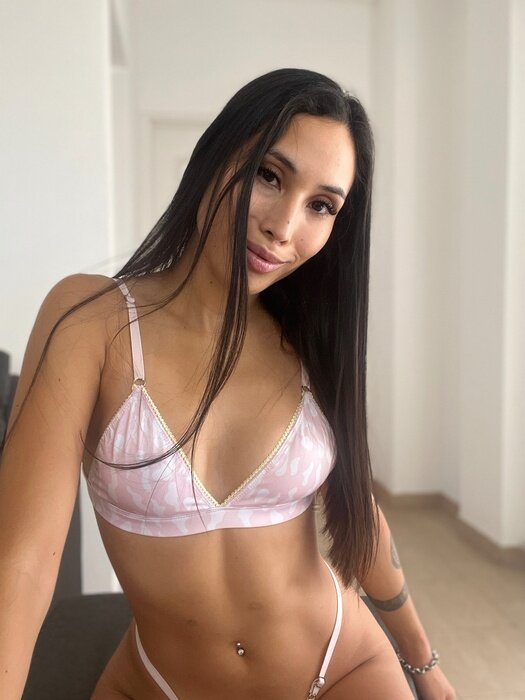 Chloelatinbaby (@chloe_latinbaby), OnlyFans creator