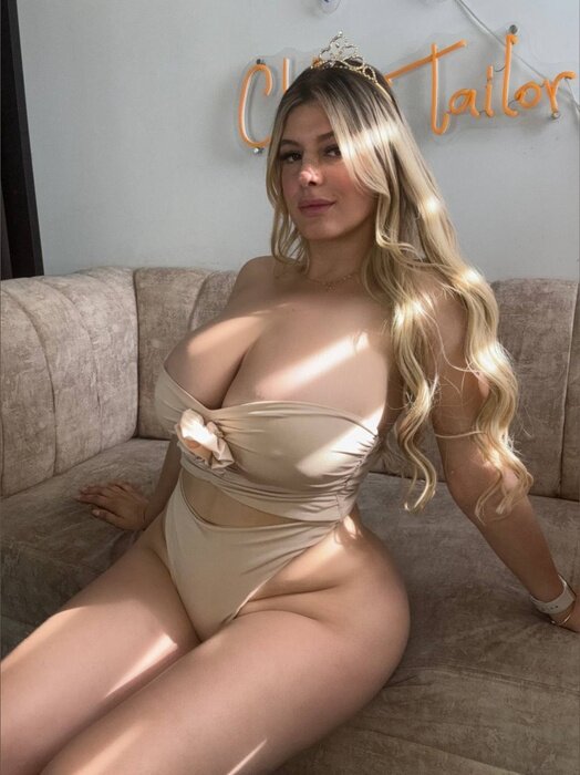 Chloetailor (@chloe_tailor), OnlyFans creator