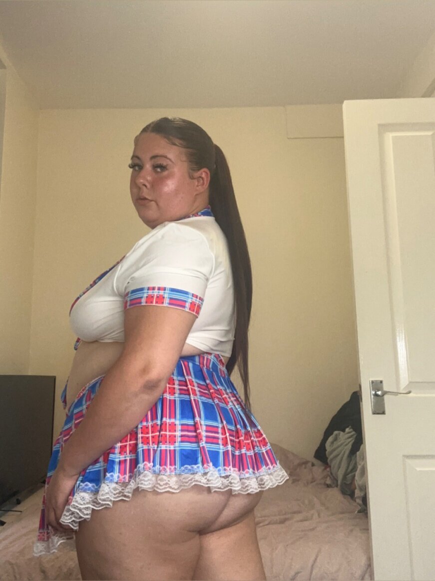 Chloebabyfree (@chloebaby_free), OnlyFans creator