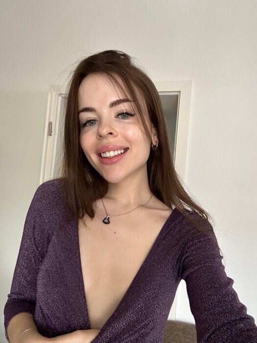 Chloecuttie (@chloecuttie), OnlyFans creator