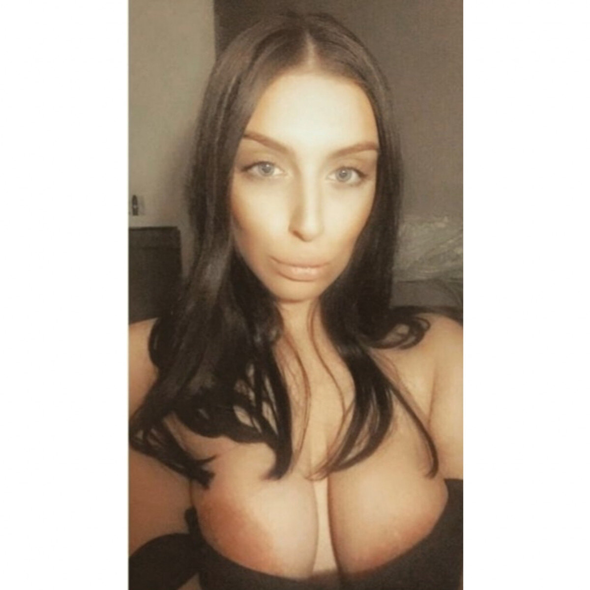 Chloeindia (@chloeindia), OnlyFans creator