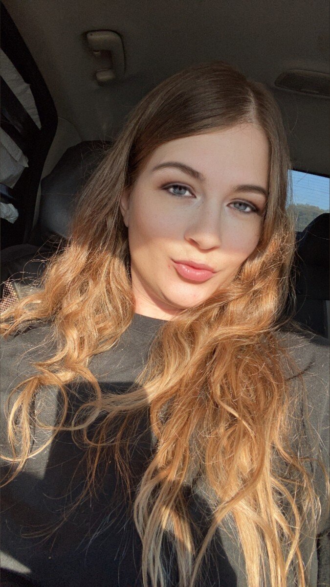 Chloemarie811 (@chloemarie811), OnlyFans creator