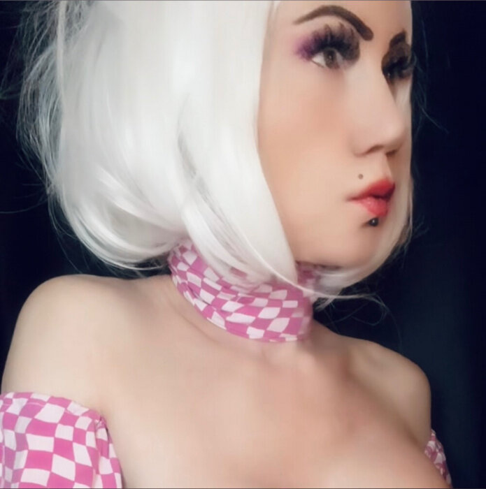 Chloeplayful (@chloeplayful), OnlyFans creator