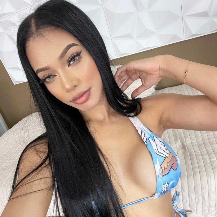Chloerayz (@chloerayz), OnlyFans creator