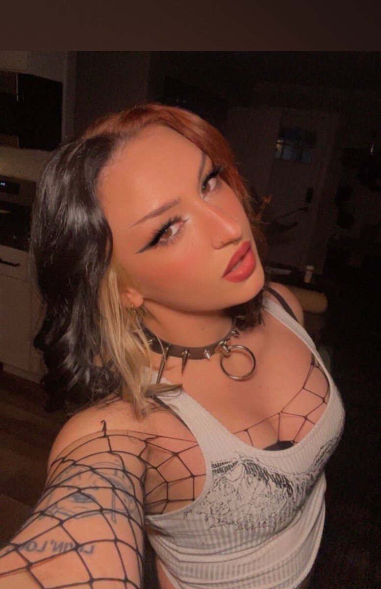 Chokeonachainsaw (@chokeonachainsaw), OnlyFans creator