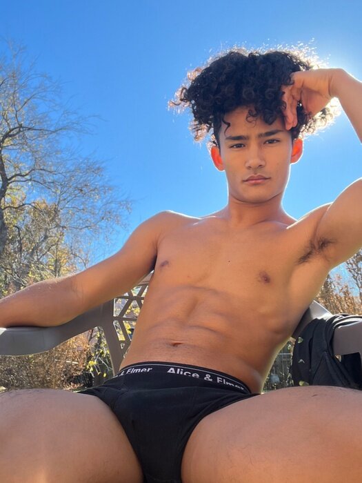 Chrissenpaibro (@chrissenpaibro), OnlyFans creator