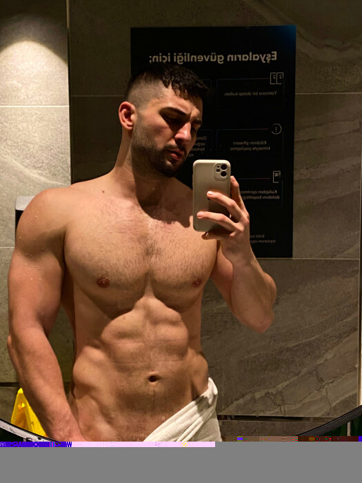 Chrisstian (@chrisstian), OnlyFans creator