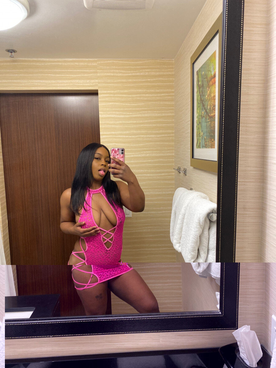 Kayla (@chynaasworldd), OnlyFans creator