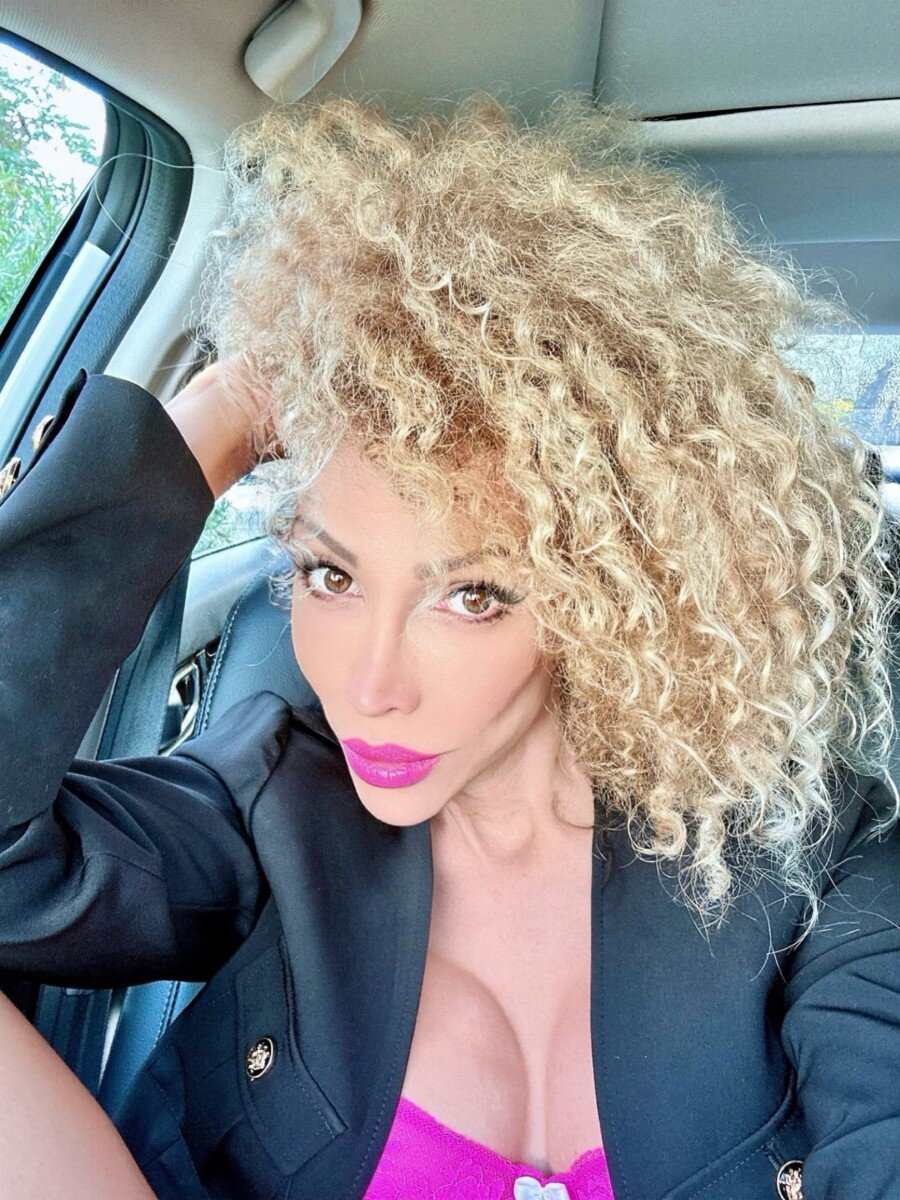 Cindytoomuch (@cindytoomuch), OnlyFans creator