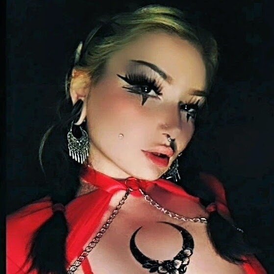 Cinnabella (@cinnabella), OnlyFans creator