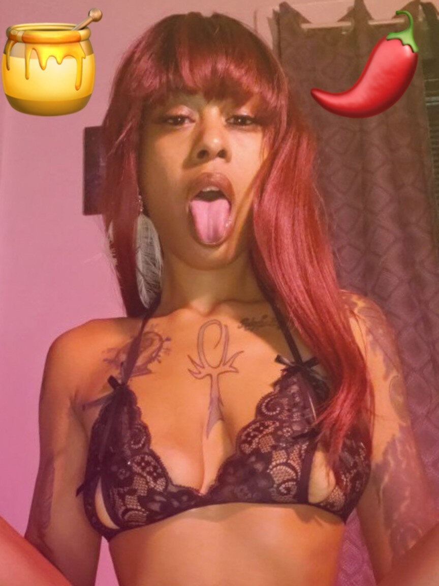 Cinnamonroc (@cinnamonroc), OnlyFans creator