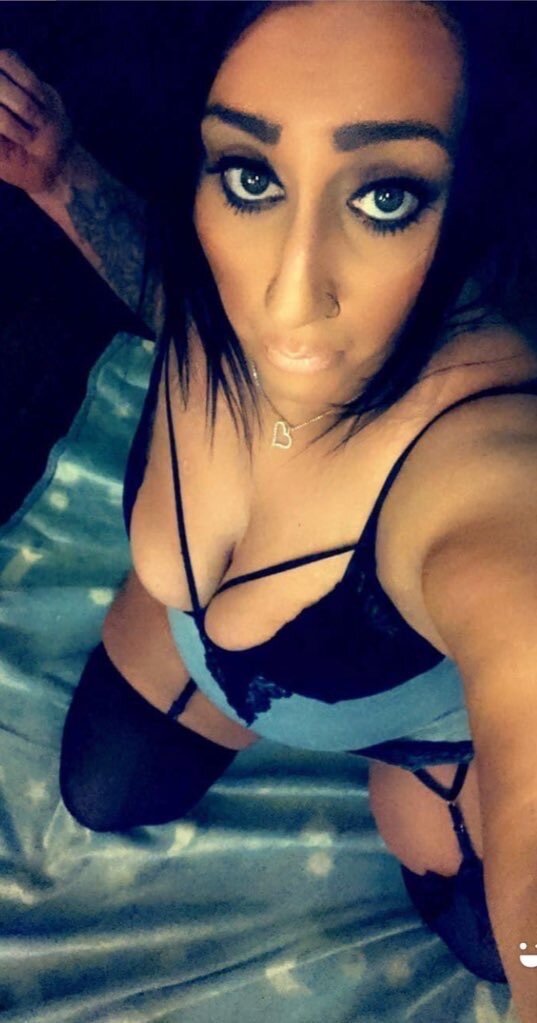Cjgold04 (@cjgold04), OnlyFans creator