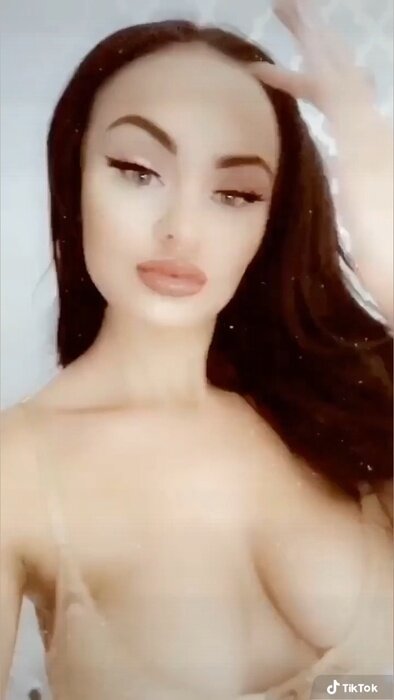Claraliciousx (@claraliciousx), OnlyFans creator