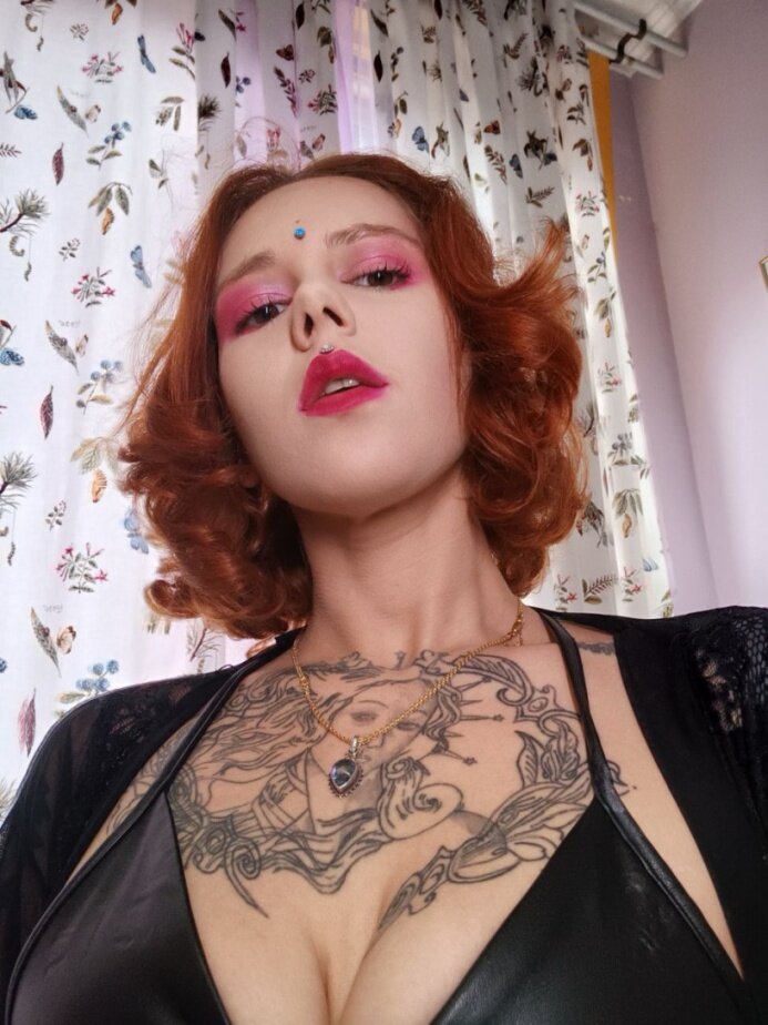 Clarissalapiton (@clarissalapiton), OnlyFans creator