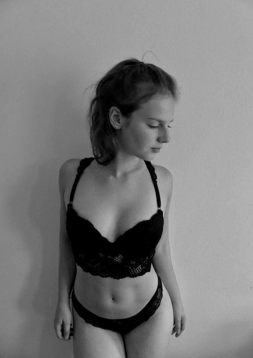 Clarissarosanaroth (@clarissarosanaroth), OnlyFans creator