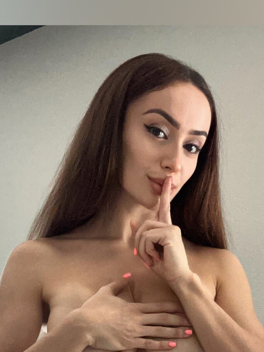 Claudiaroseofficial (@claudiaroseofficial), OnlyFans creator
