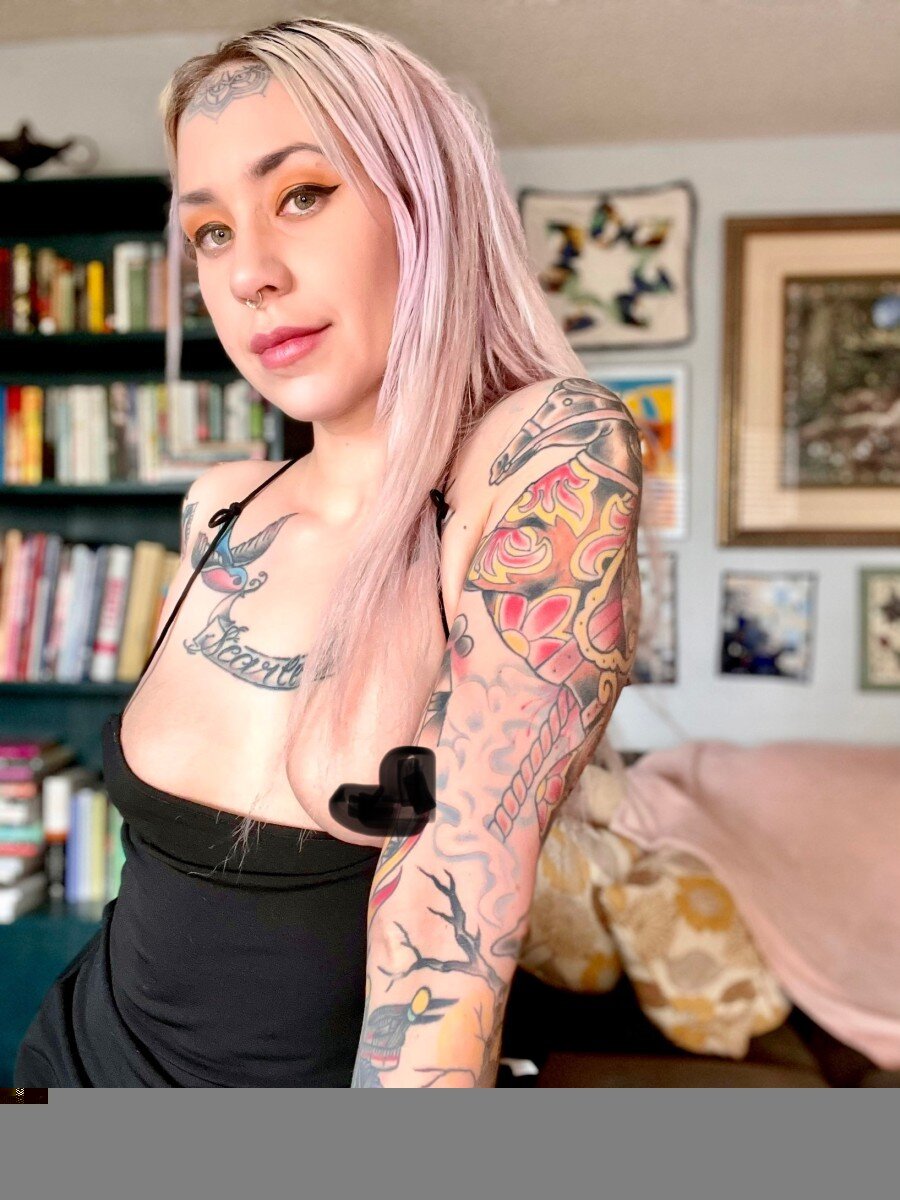 Clementine915 (@clementine915), OnlyFans creator
