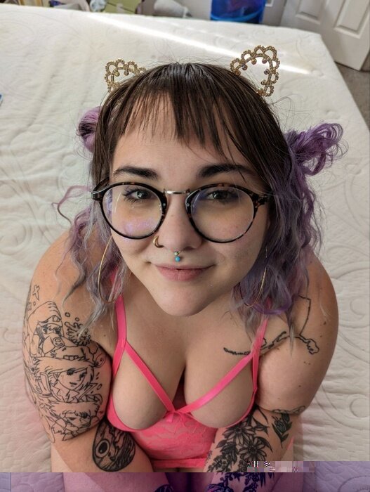 Clovrfield (@clovrfield), OnlyFans creator