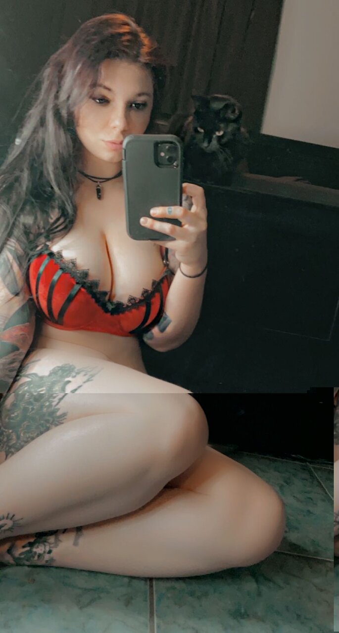 Coffinthighs (@coffinthighs), OnlyFans creator