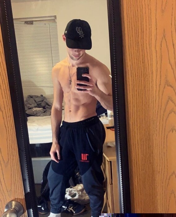 Collegejock2121 (@collegejock2121), OnlyFans creator