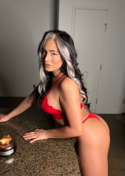 Corinneoliv (@corinneoliv), OnlyFans creator